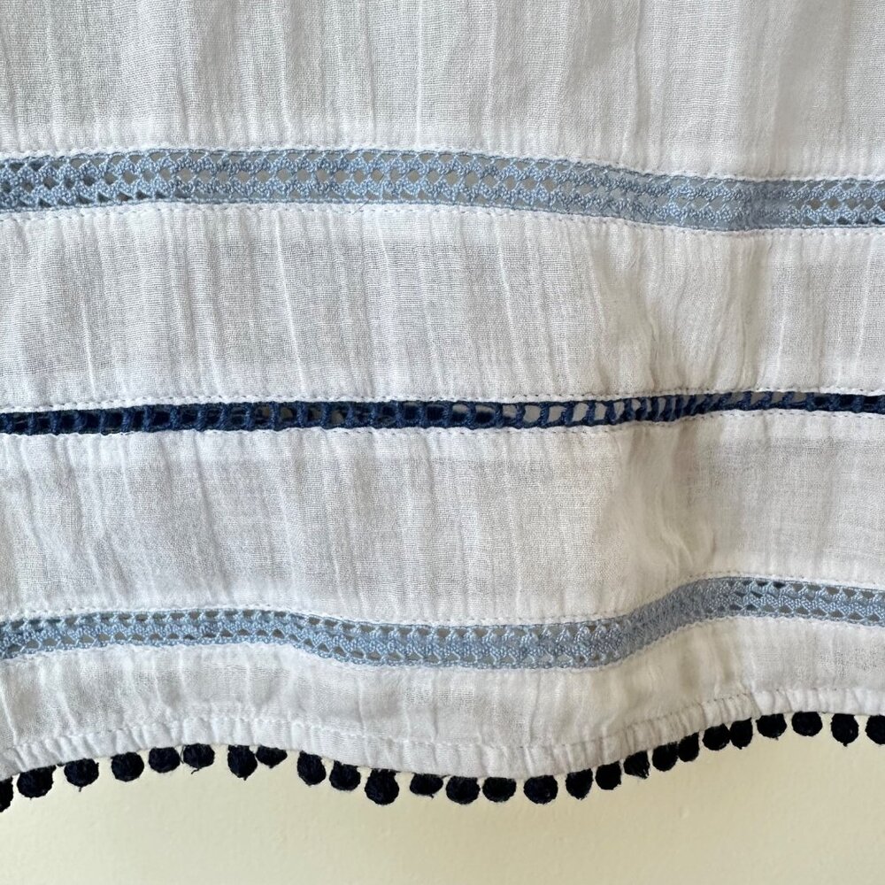 J.Jill White Peasant Blouse Size M 100% Cotton Blue Crochet Detail Boho Beach - Picture 6 of 12